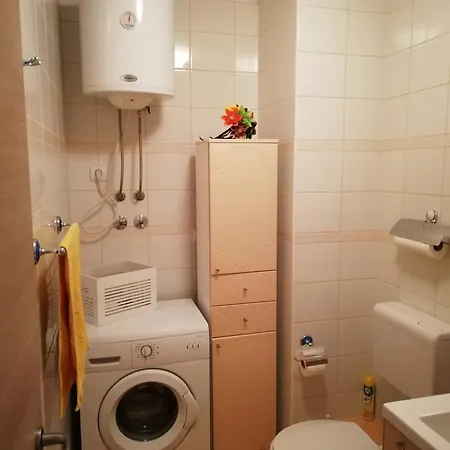 Gsk Apartment Split
