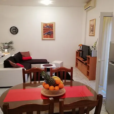 Gsk Apartment Split