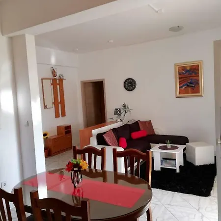 Gsk Apartment Split